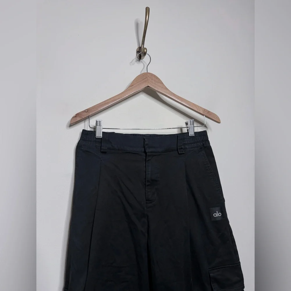 ALO Yoga High Waist Night Out Cargo Trouser in Black